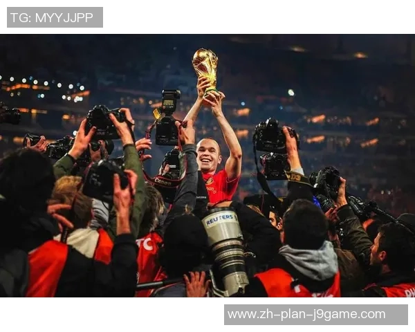 足球玛丽娜的梦想之旅：从草根到职业的传奇故事